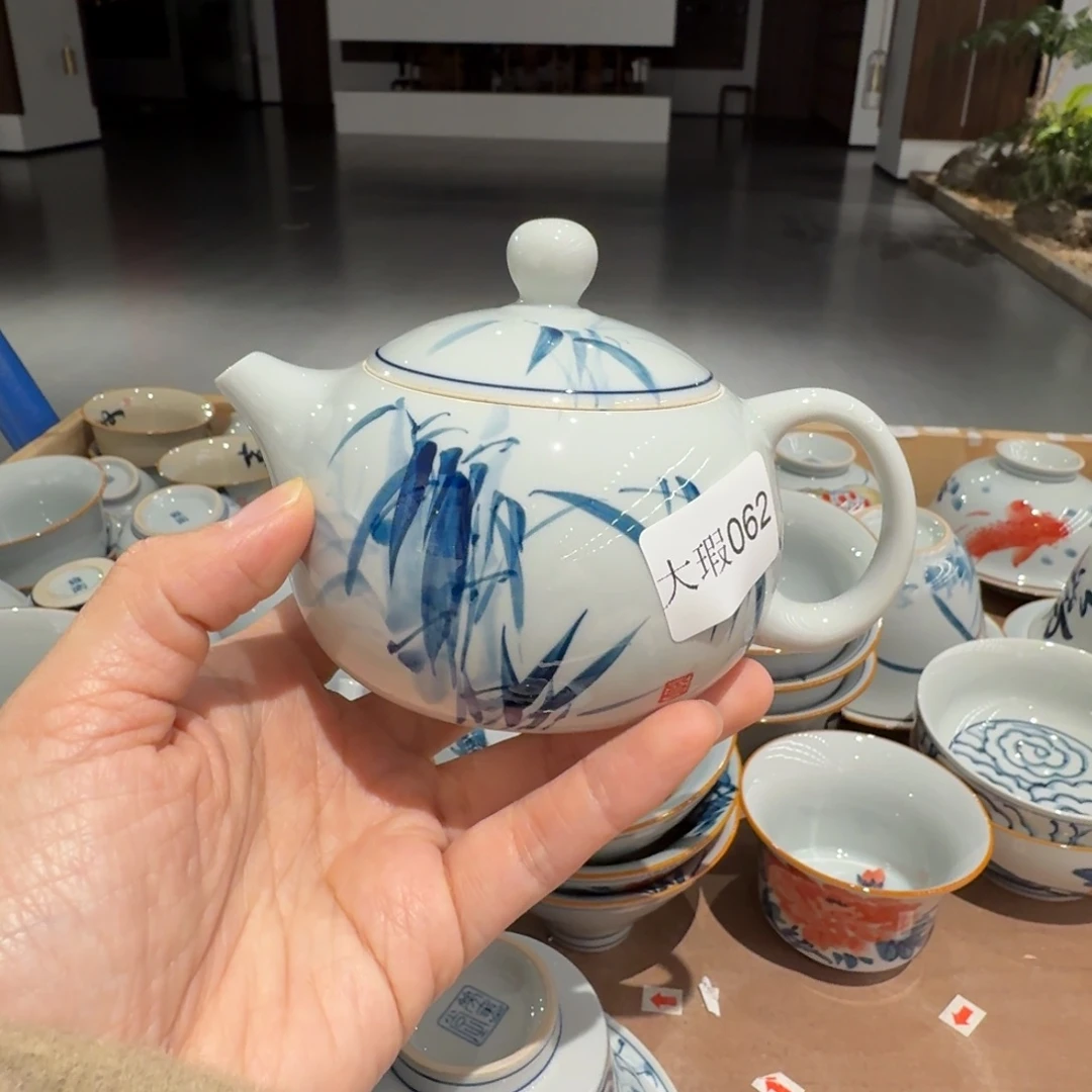 釉下手绘茶具微瑕