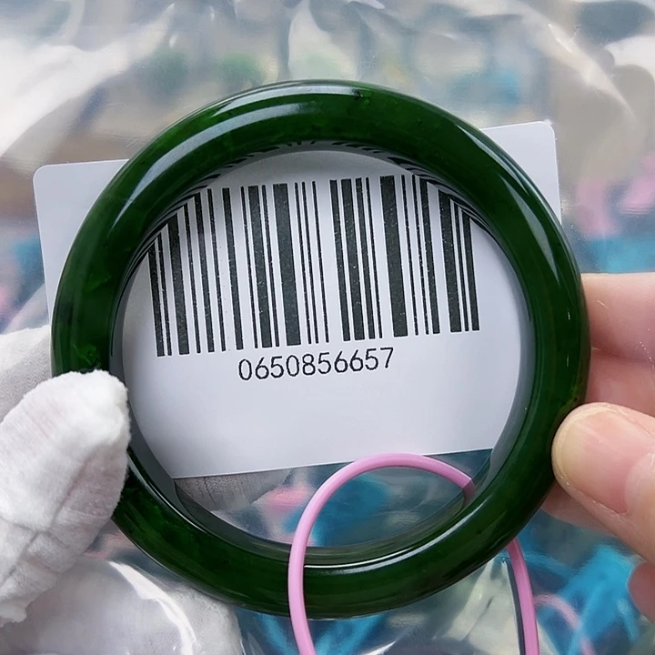 军***哥未镶嵌手镯和田玉微瑕6061