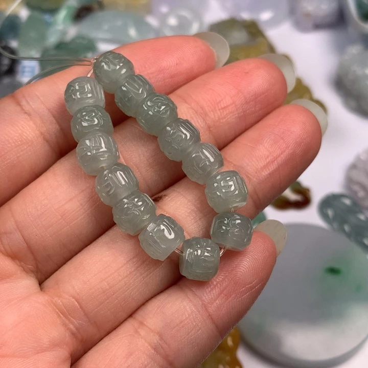 用***6翡翠未镶嵌颈饰翡翠