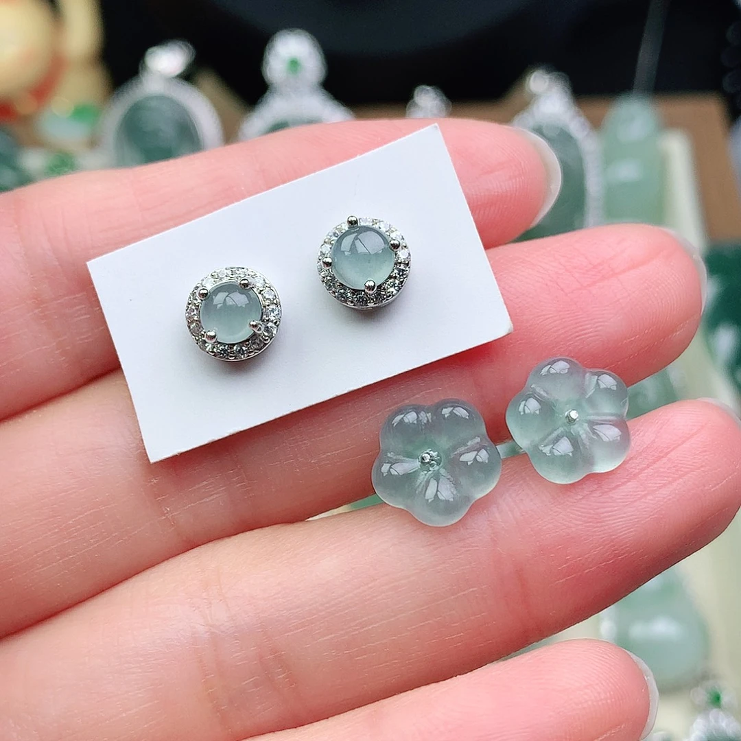 T***1翡翠未镶嵌颈饰吊坠