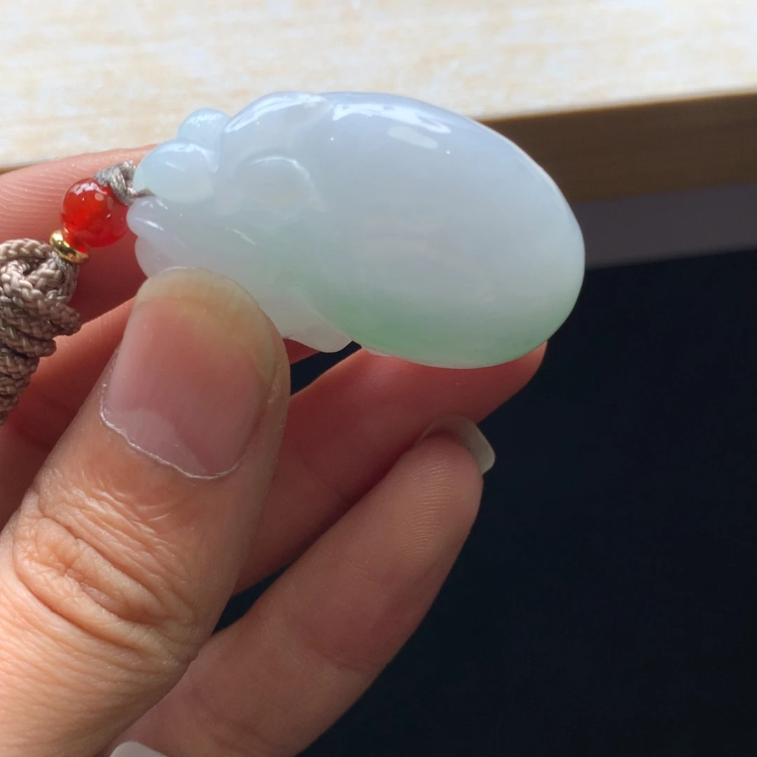 翡翠未镶嵌颈饰吊坠