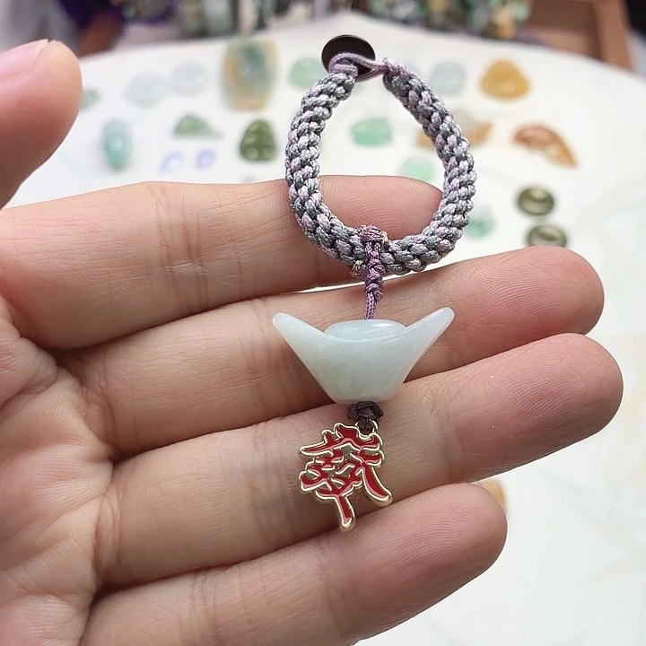 翡翠未镶嵌颈饰元宝