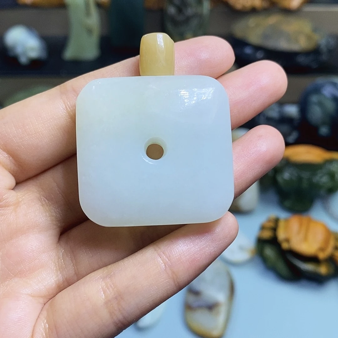 【闪购商品】颈饰未镶嵌和田玉高*音