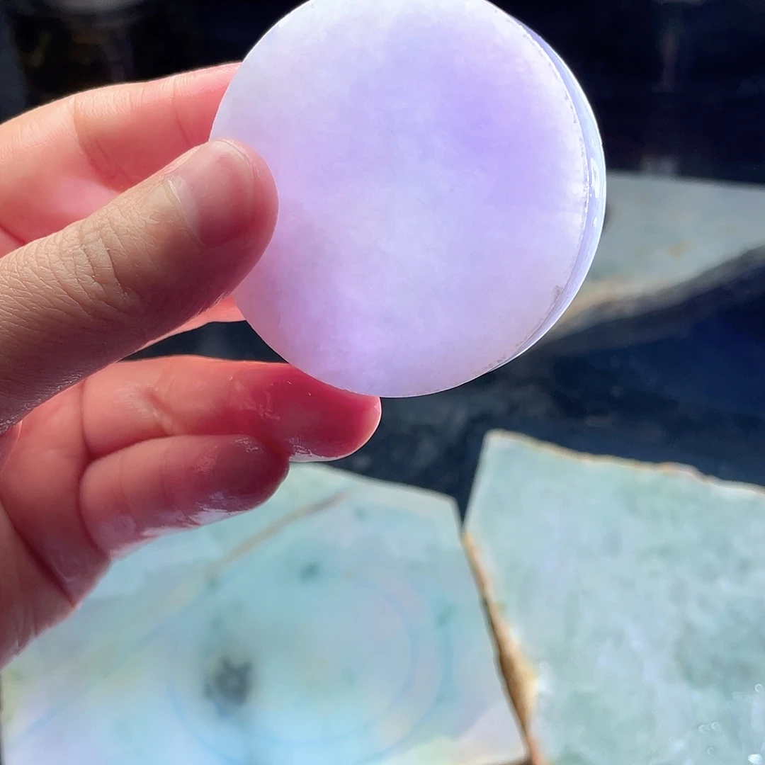 翡翠未镶嵌颈饰毛料10