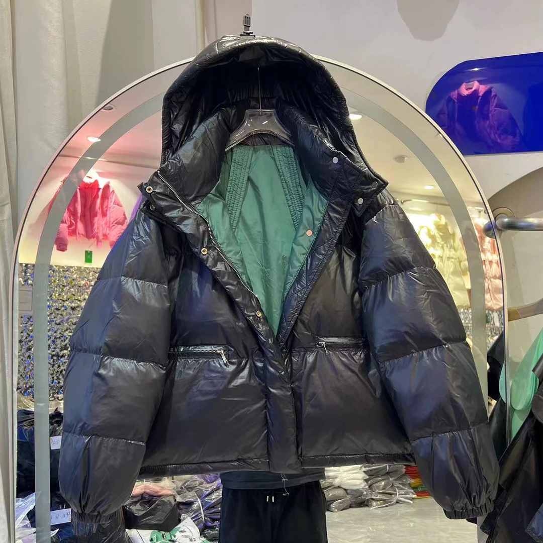 2024冬反季新款羽绒服女短款连帽加厚内背带撞色面包服白鸭绒外套