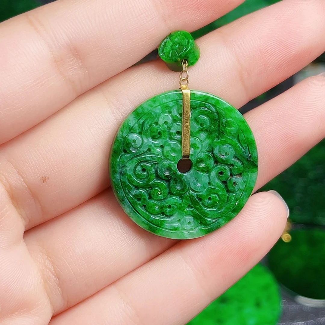 颈饰18K金镶嵌翡翠多样性