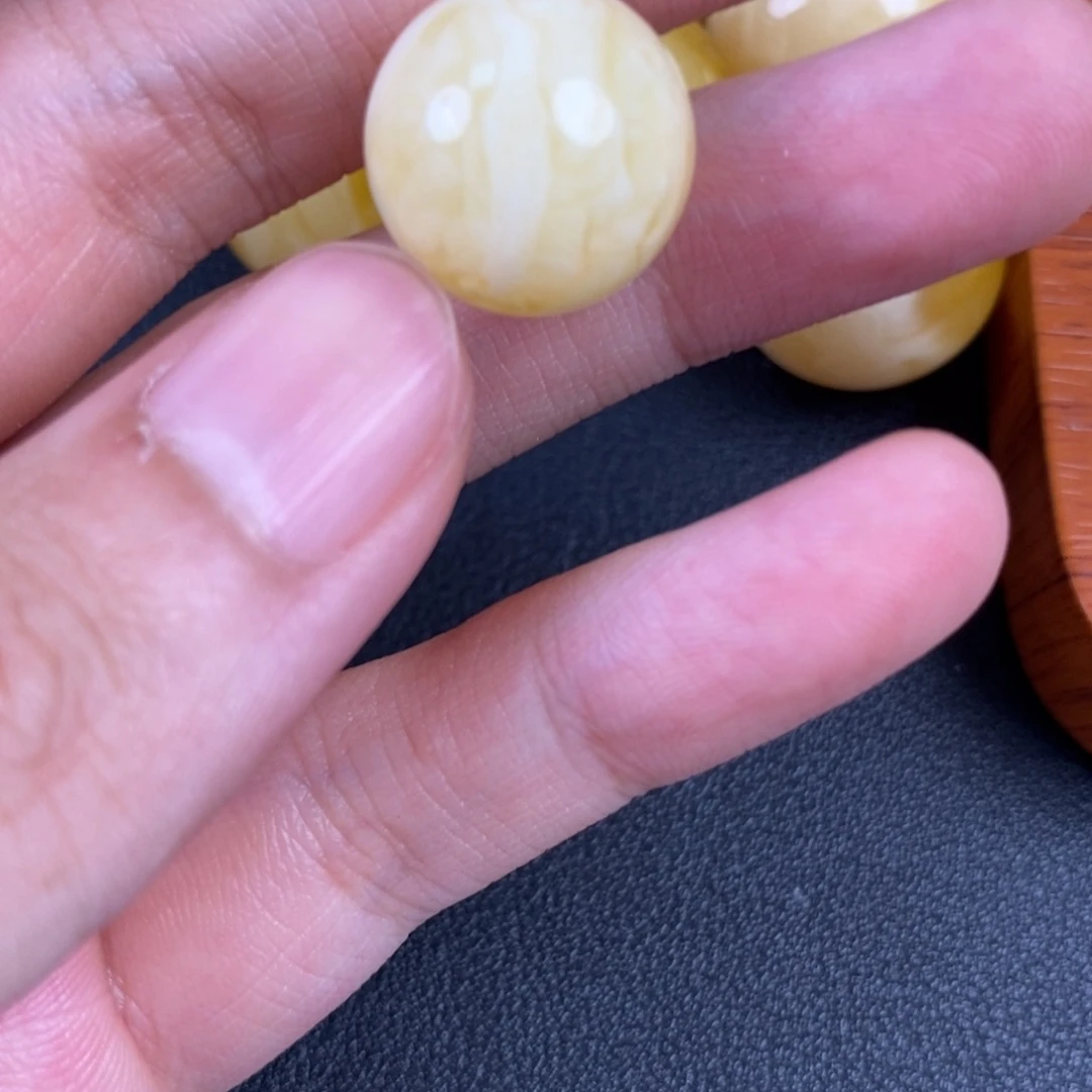 琥珀未镶嵌珠宝奇石白蜡虎皮84