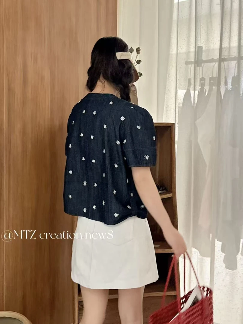 6230 刺绣小花牛仔棉小衫