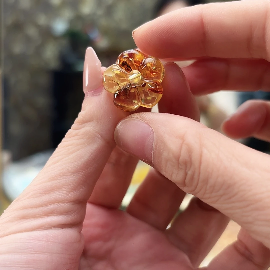 未镶嵌颈饰琥珀琥珀