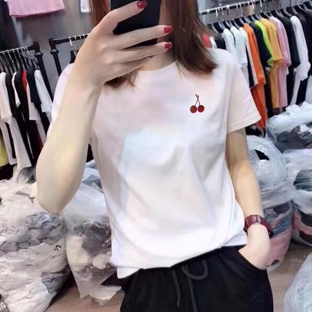 直播间扣号为主，女装遮肉显瘦百搭气质短袖防晒牛仔裤都有