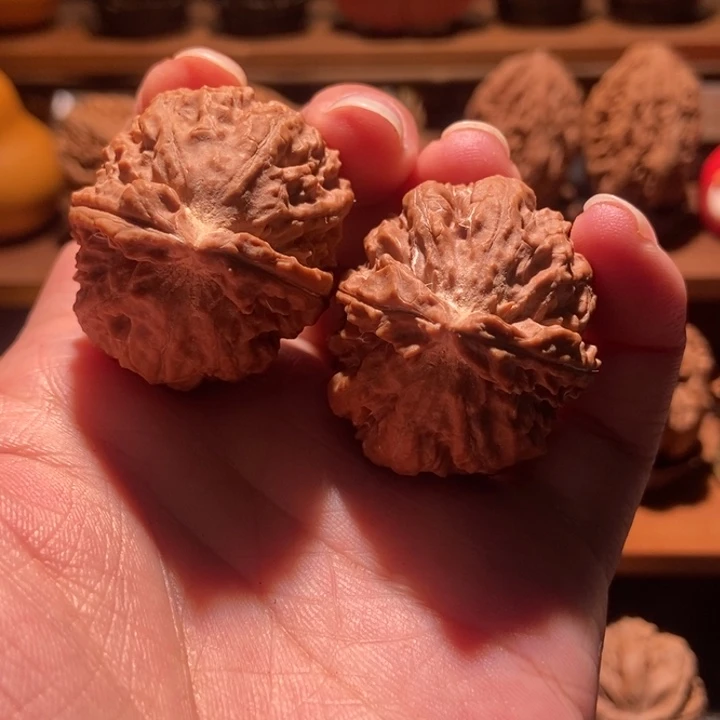 文玩核桃吊坠楸玥核120