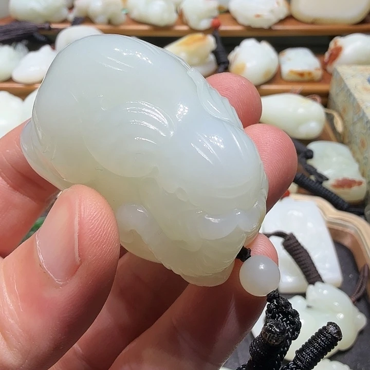 和田玉（糖玉）未镶嵌颈饰