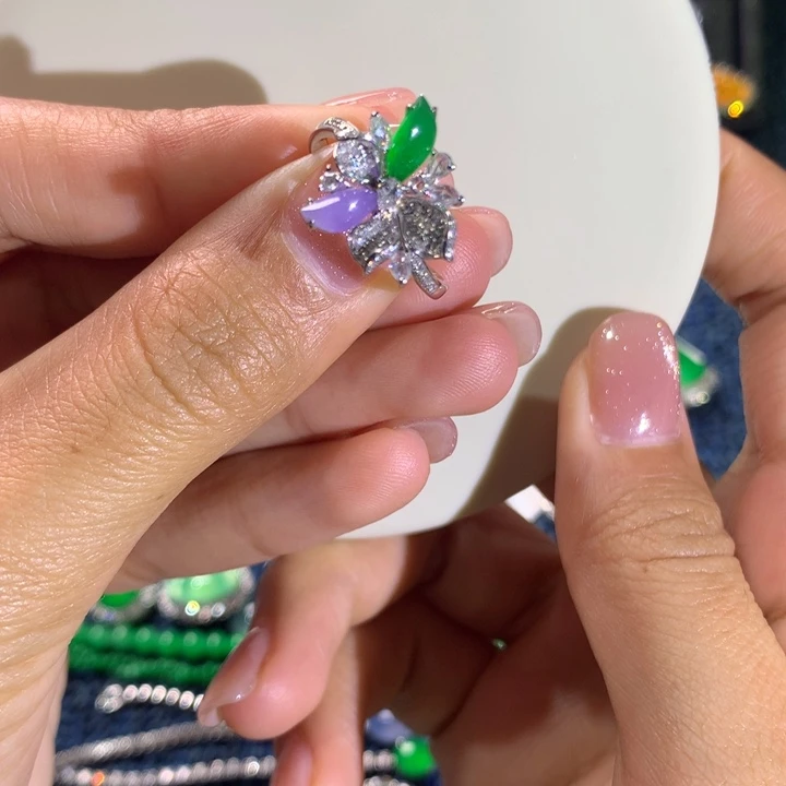 翡翠18K金镶嵌戒指绿翠紫翡随形