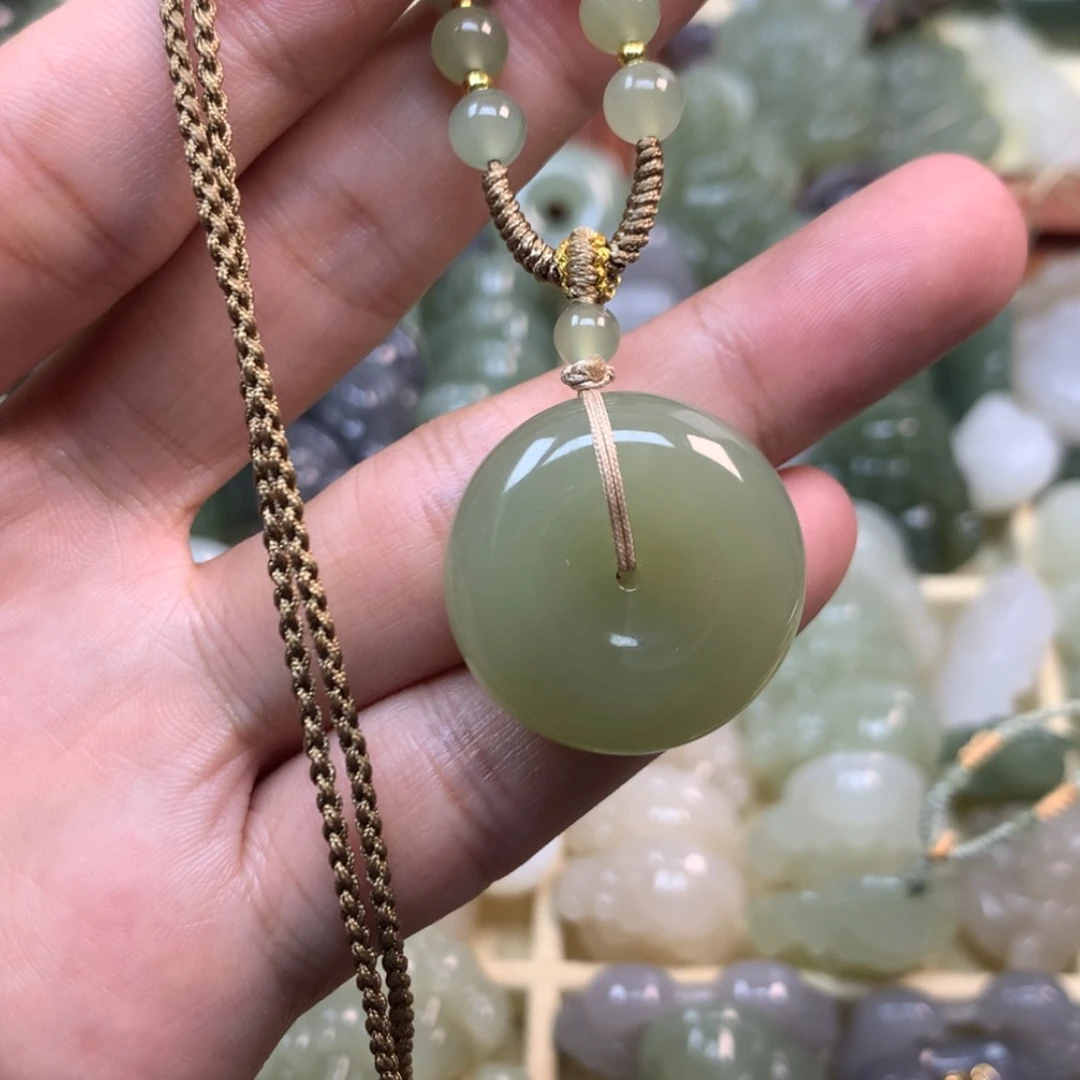 【闪购商品】颈饰未镶嵌和田玉