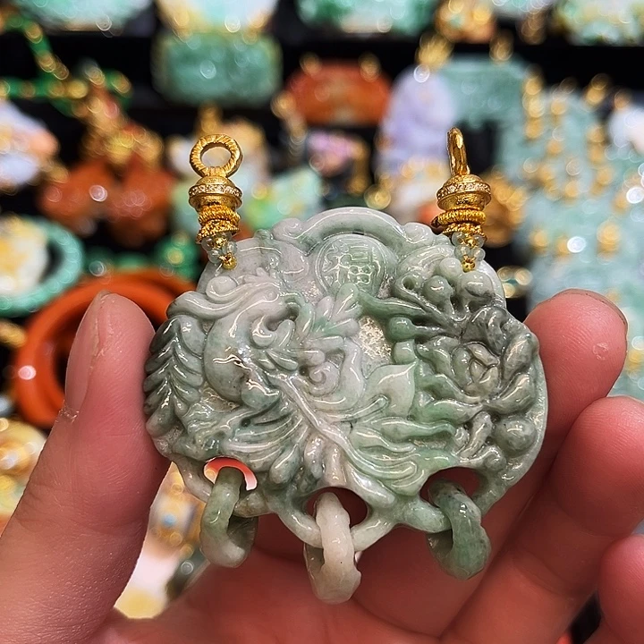 翡翠合金吊坠(赠链)