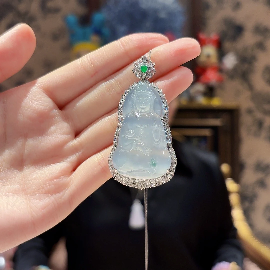 翡翠18K金镶嵌吊坠(赠链)