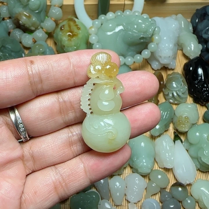 和田玉未镶嵌挂件