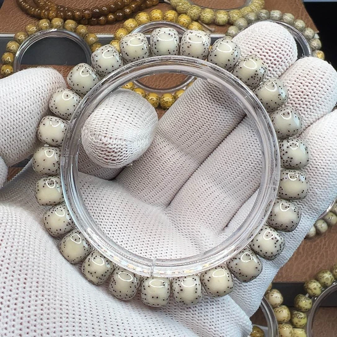 你***耶星月菩提手串石玉料9.5×8.5侧留白糯冰