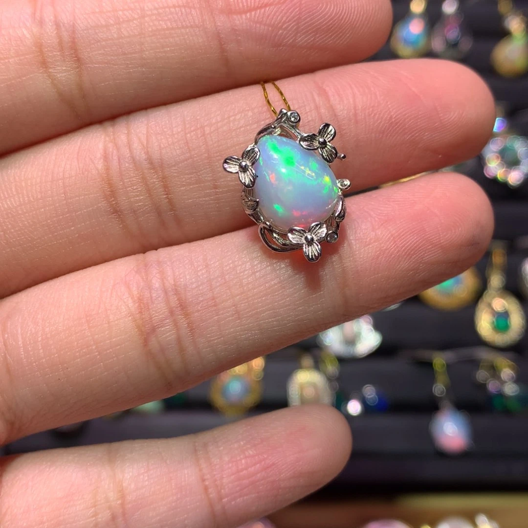 银S925镶嵌欧泊吊坠