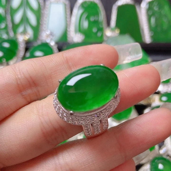 翡翠颈饰未镶嵌1821206。