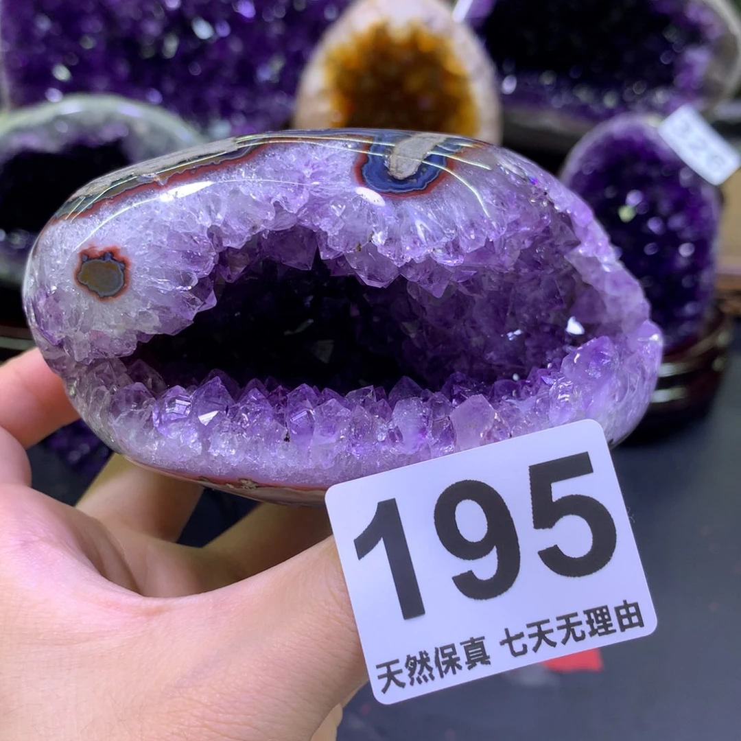 未镶嵌水晶大型摆件（非配饰）