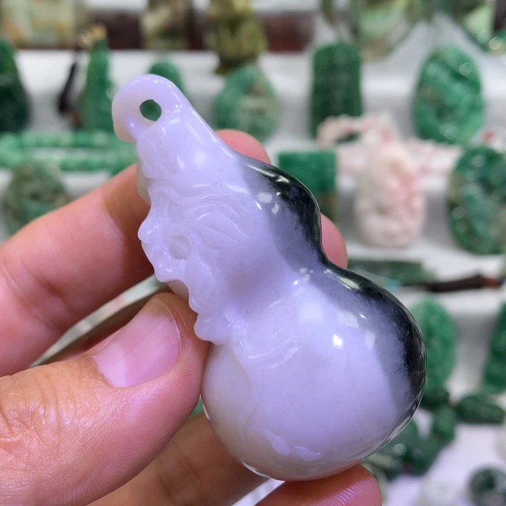 独山玉未镶嵌颈饰