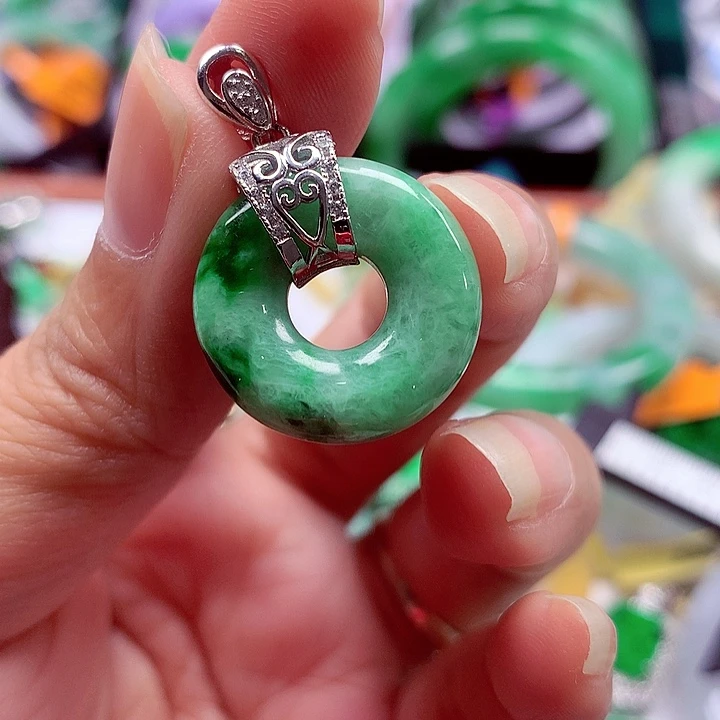 翡翠银S925镶嵌颈饰翡翠