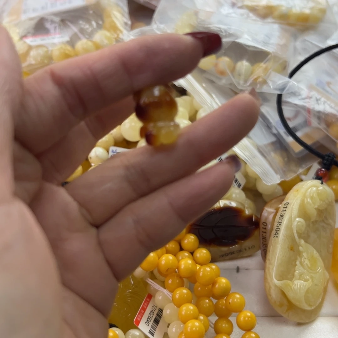 琥珀珠宝奇石未镶嵌