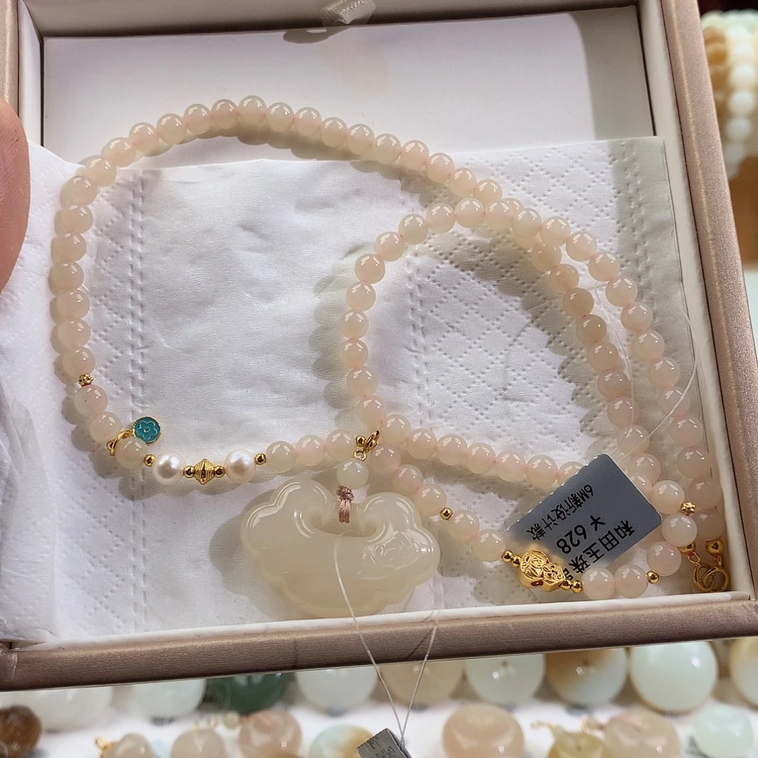 和田玉未镶嵌颈饰S****?