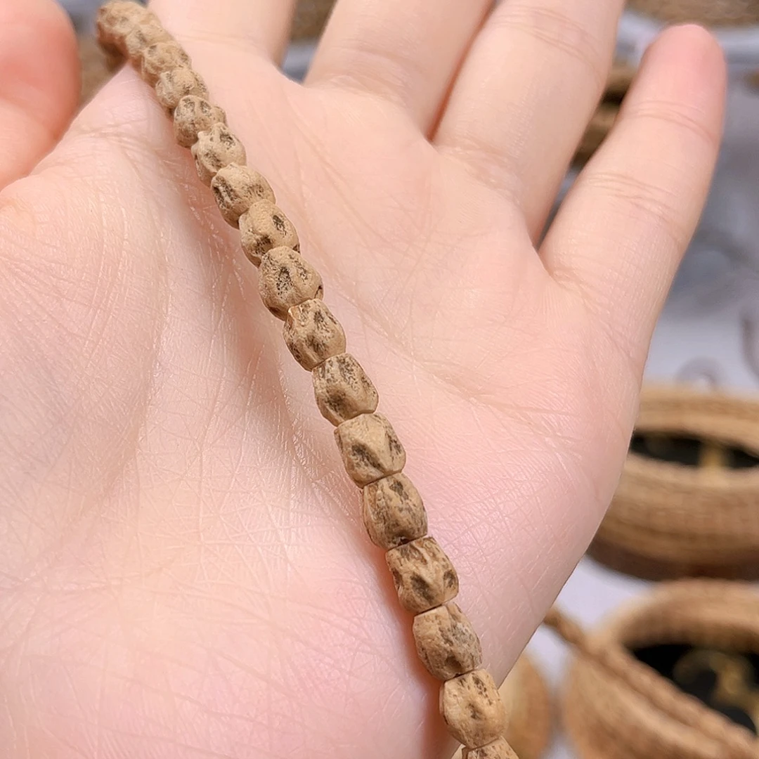 柏香籽/百香籽吊坠邱****?