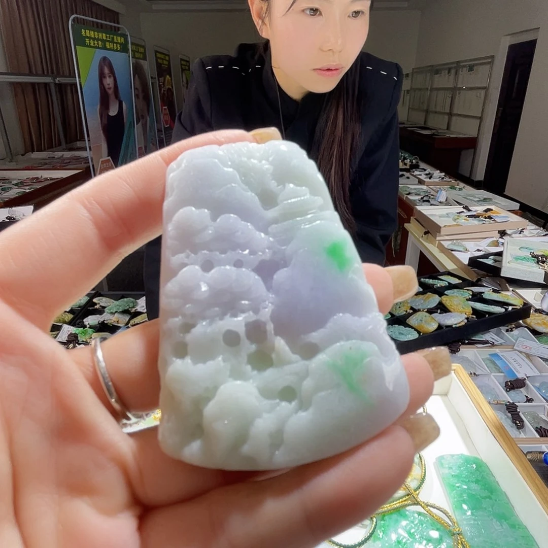 翡翠未镶嵌颈饰一