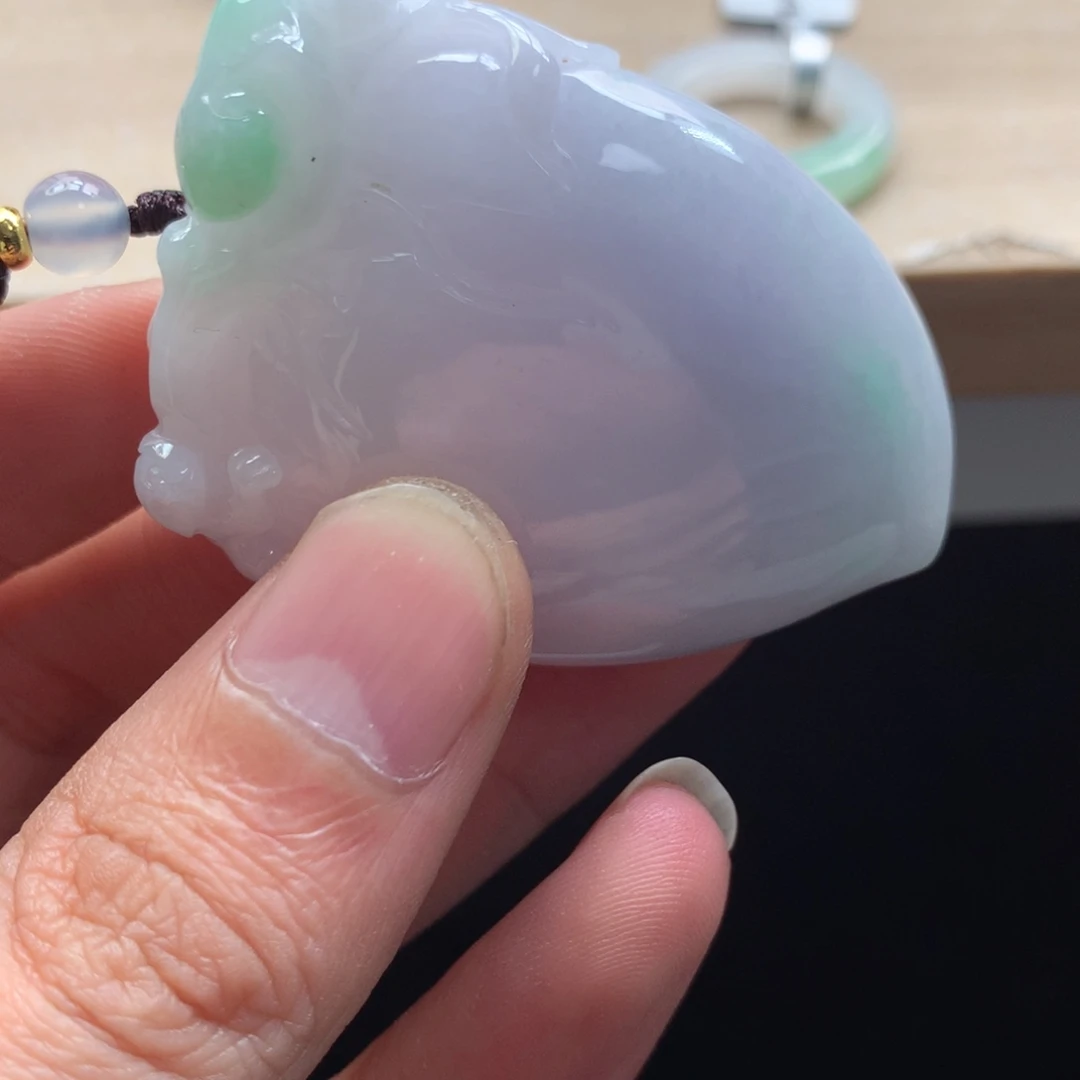 颈饰未镶嵌翡翠吊坠