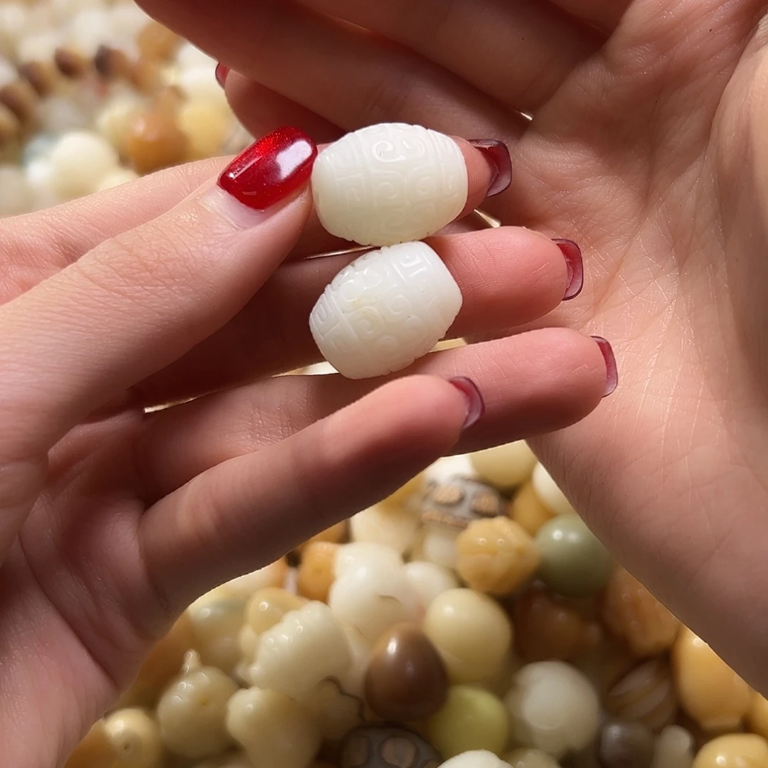 白玉菩提吊坠六颗卡20白色回纹珠