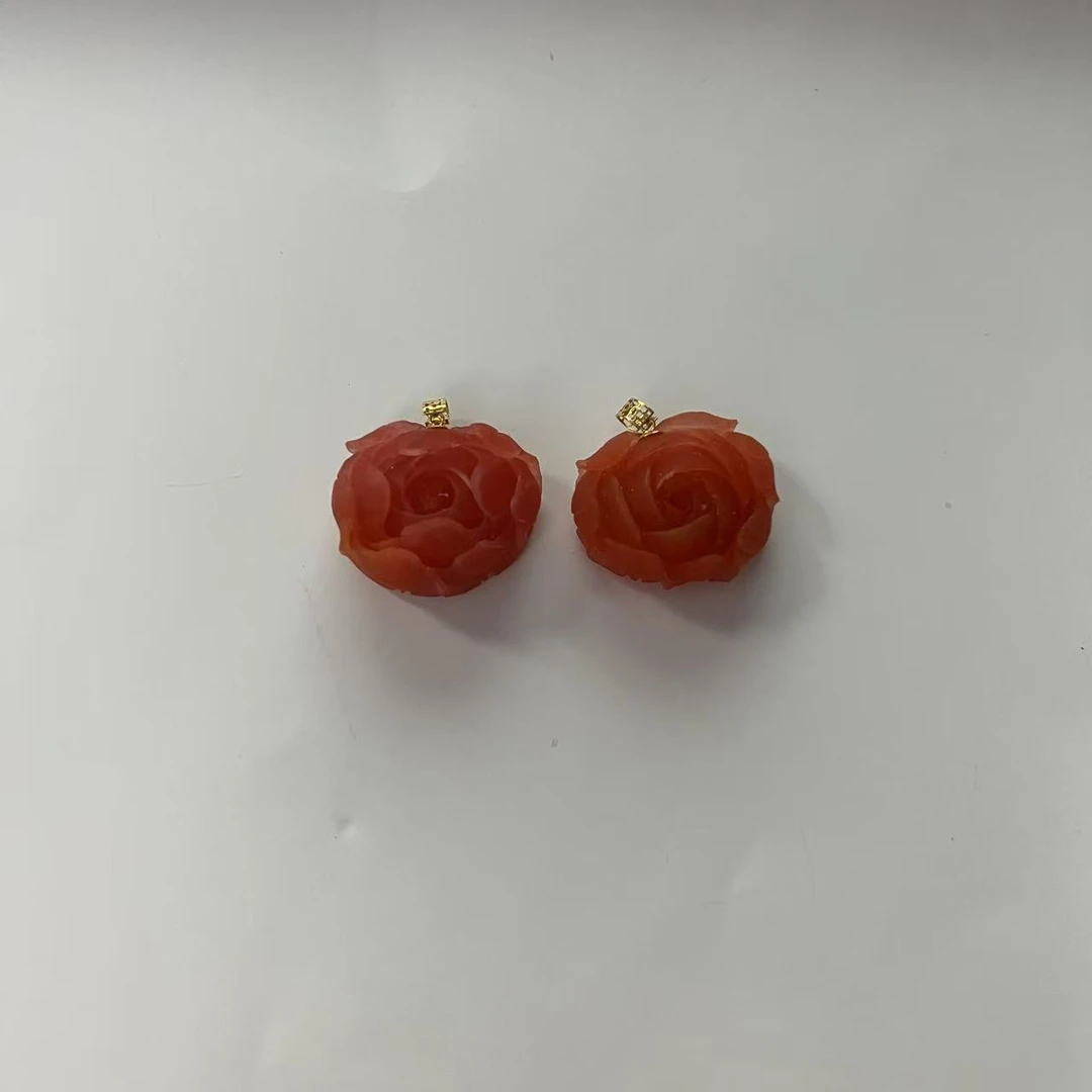 天然南红花花吊坠—18k金镶嵌多样性发其一