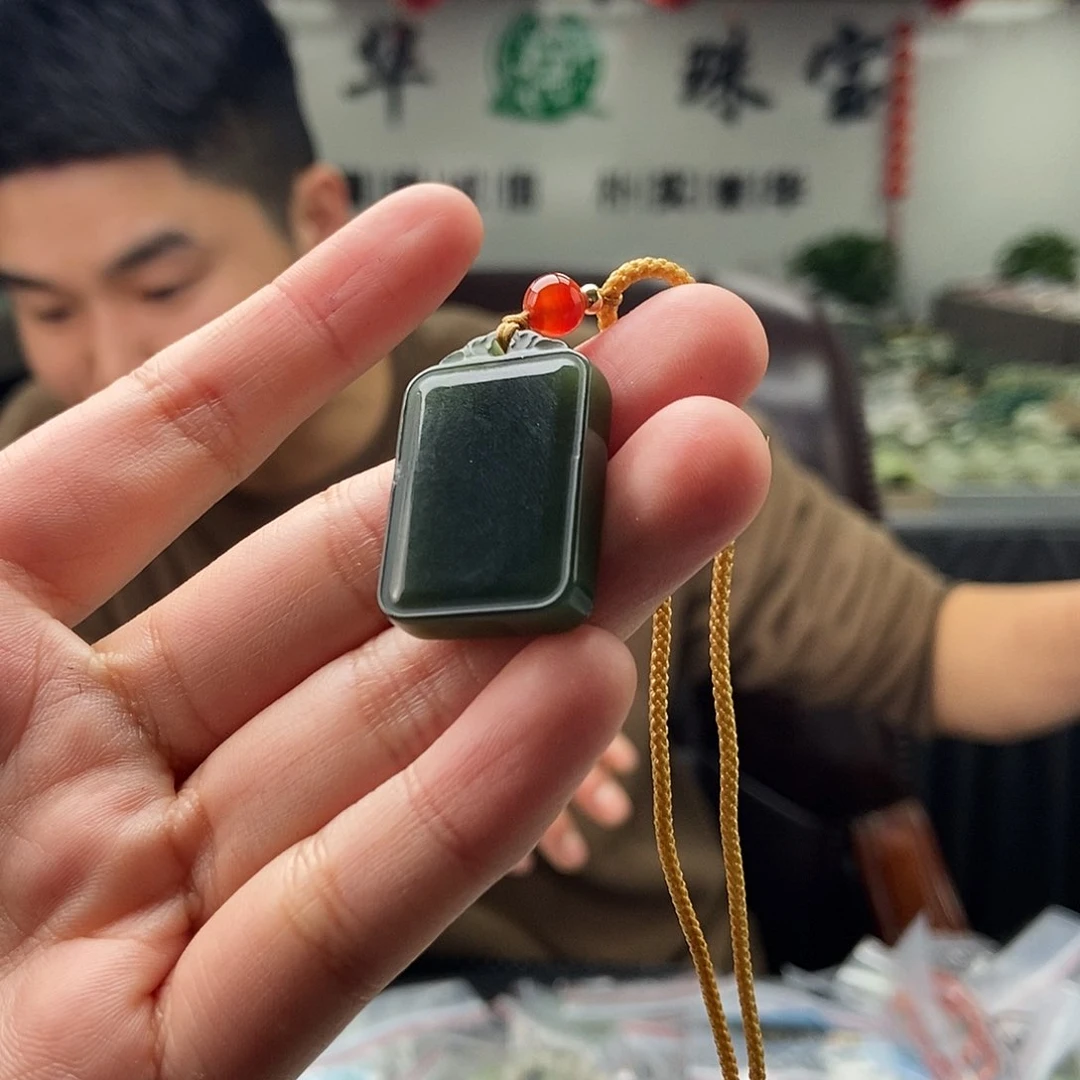 和田玉颜色多样性发拍一发一未镶嵌