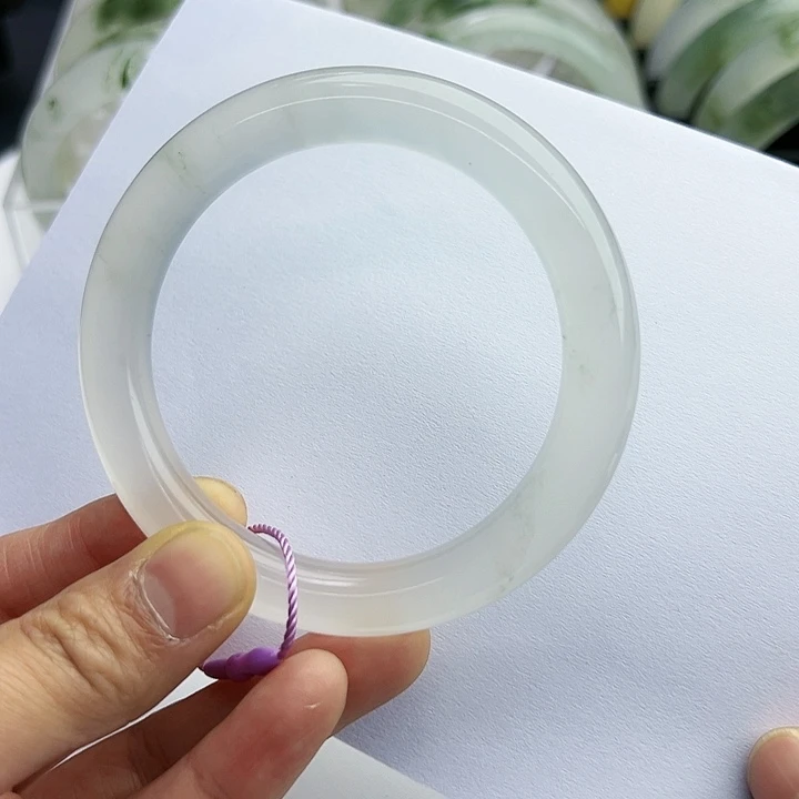 【闪购商品】石英质玉手镯未镶嵌