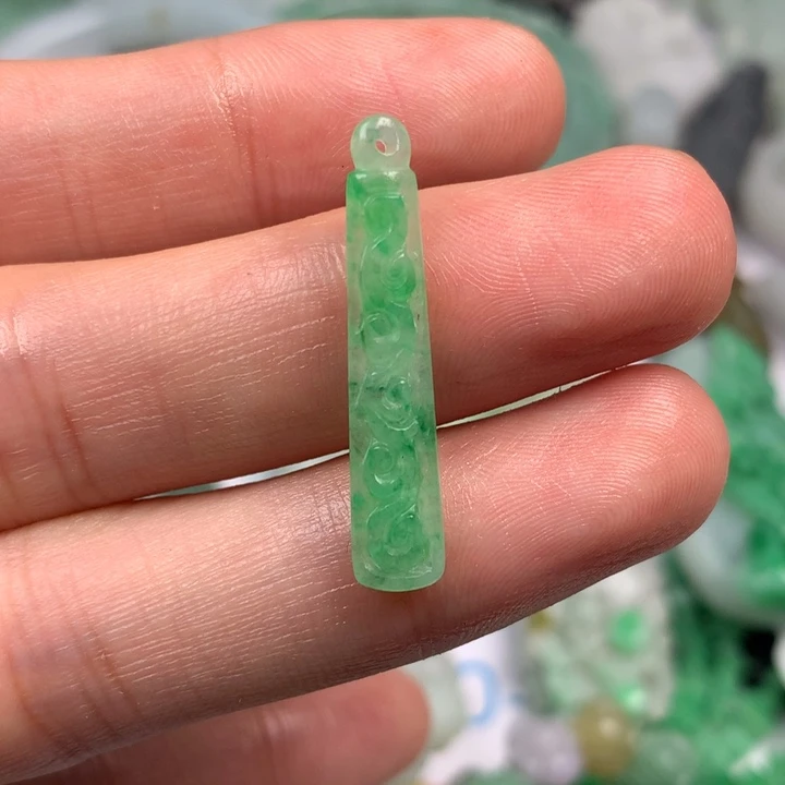 翡翠未镶嵌颈饰翡翠
