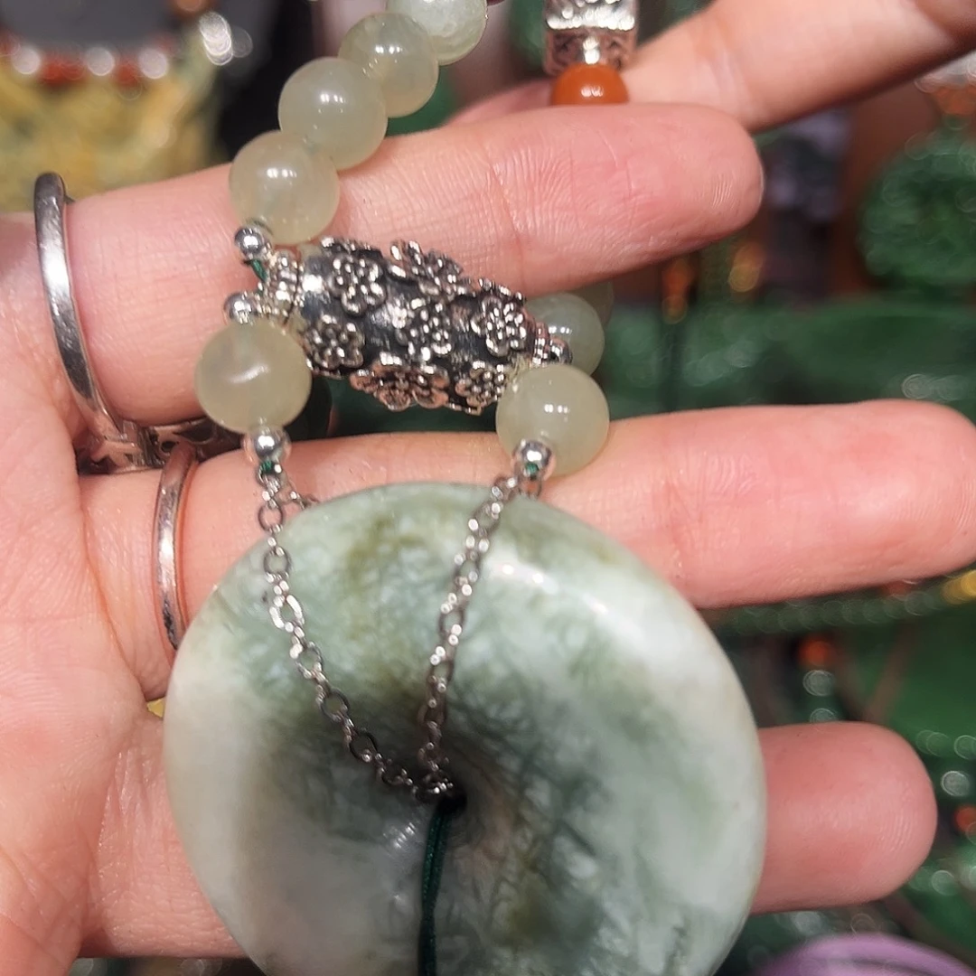 颈饰未镶嵌和田玉（糖玉）