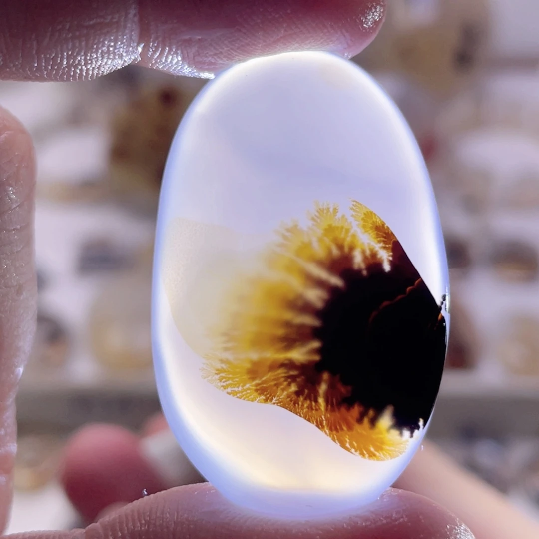 玛瑙/玉髓未镶嵌珠宝奇石