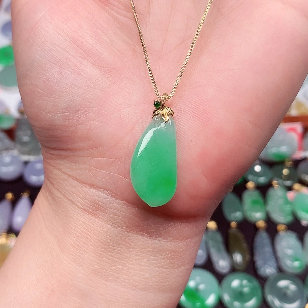 翡翠颈饰18K金镶嵌天然翡翠A货