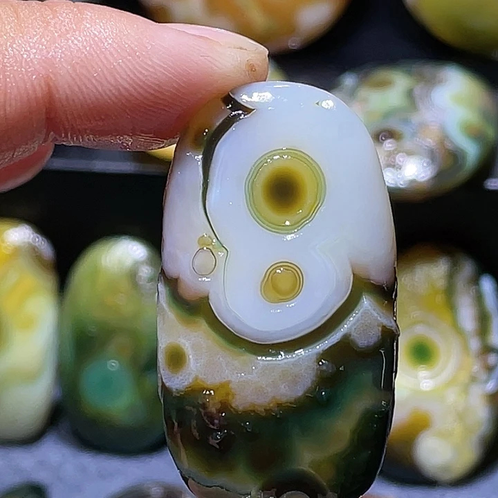 玛瑙/玉髓未镶嵌珠宝奇石