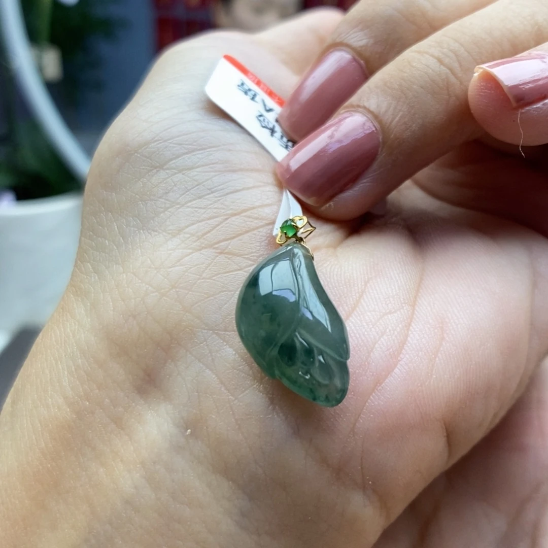 颈饰18K金镶嵌翡翠吊坠23