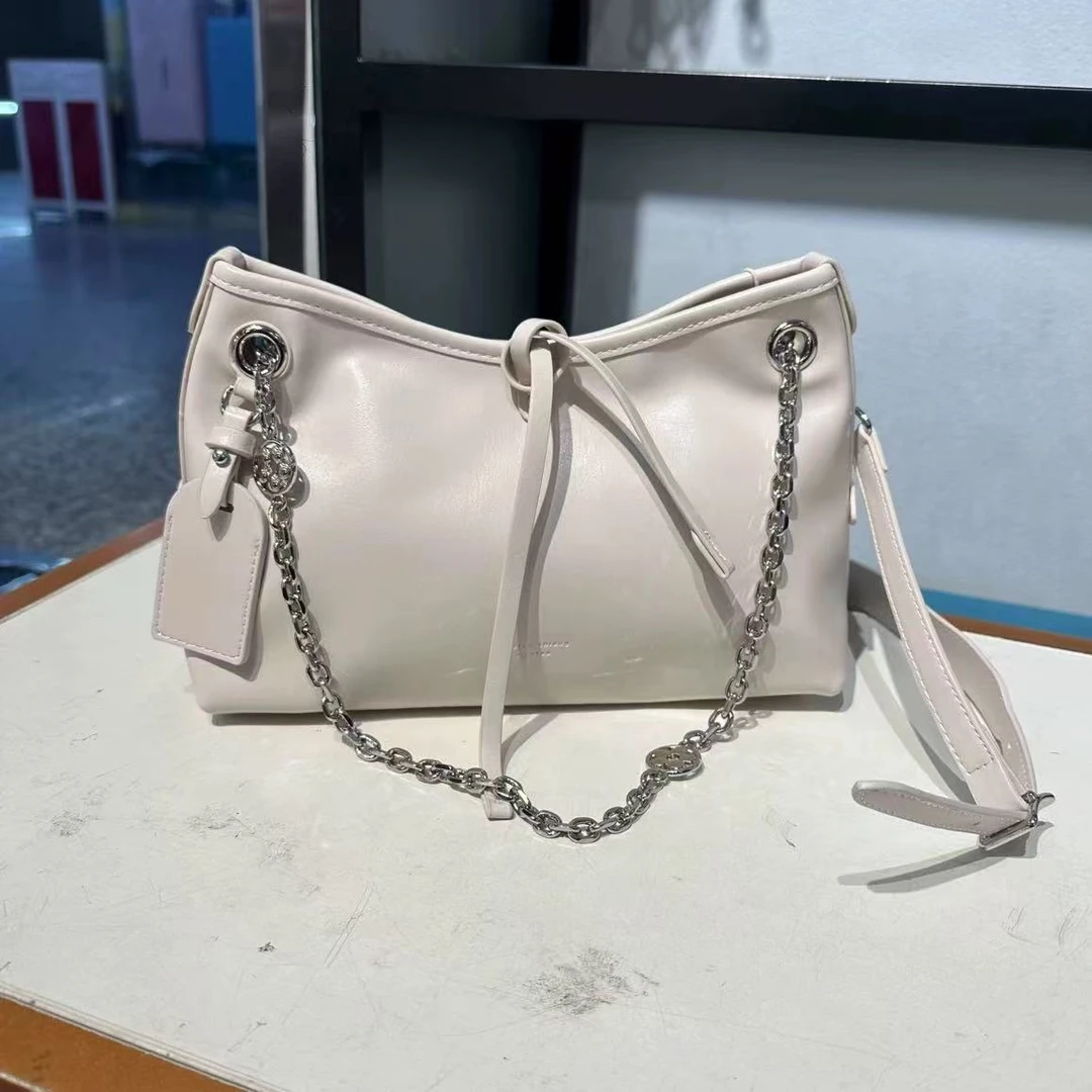 7578 暖米色2025新款时尚轻奢单肩斜跨手拿包