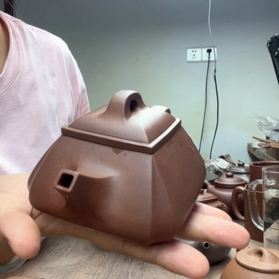 茶壶紫砂V*?泥料底槽清