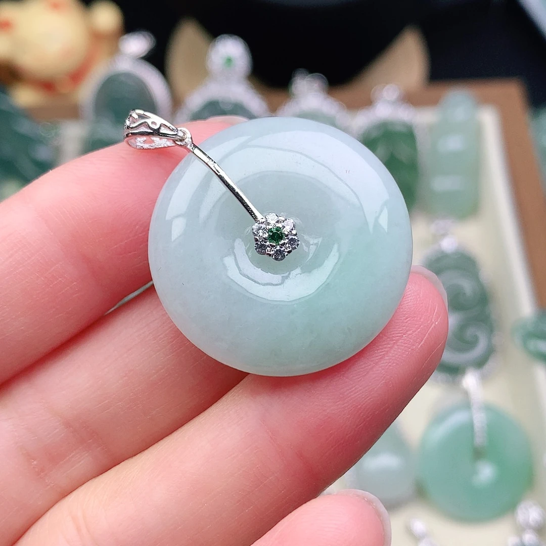 翡翠未镶嵌颈饰吊坠