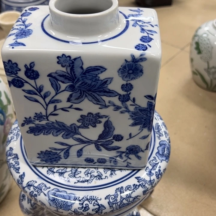 瓷片微瑕。。。。。。。。。。。。。。