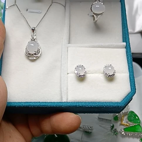 翡翠银S925镶嵌吊坠(赠链)三件套