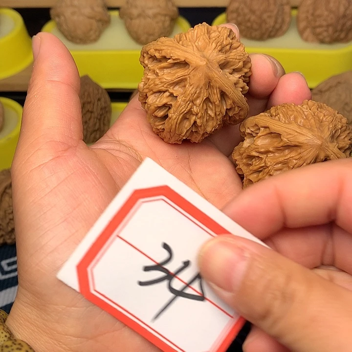 把件文玩核桃老树鸡心