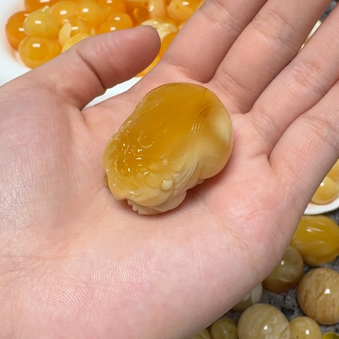 琥珀未镶嵌裸石蜜蜡貔貅