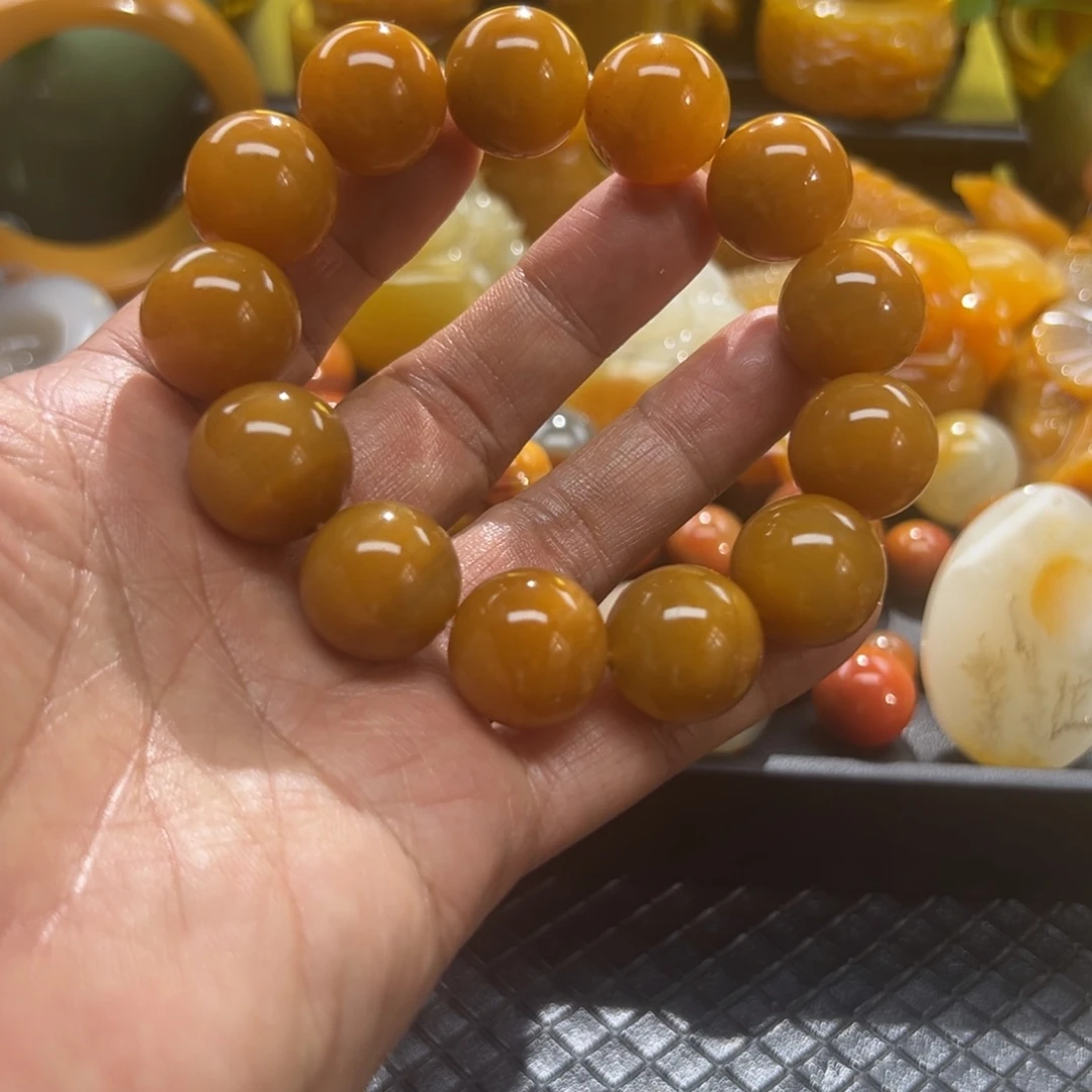 石英质玉未镶嵌颈饰